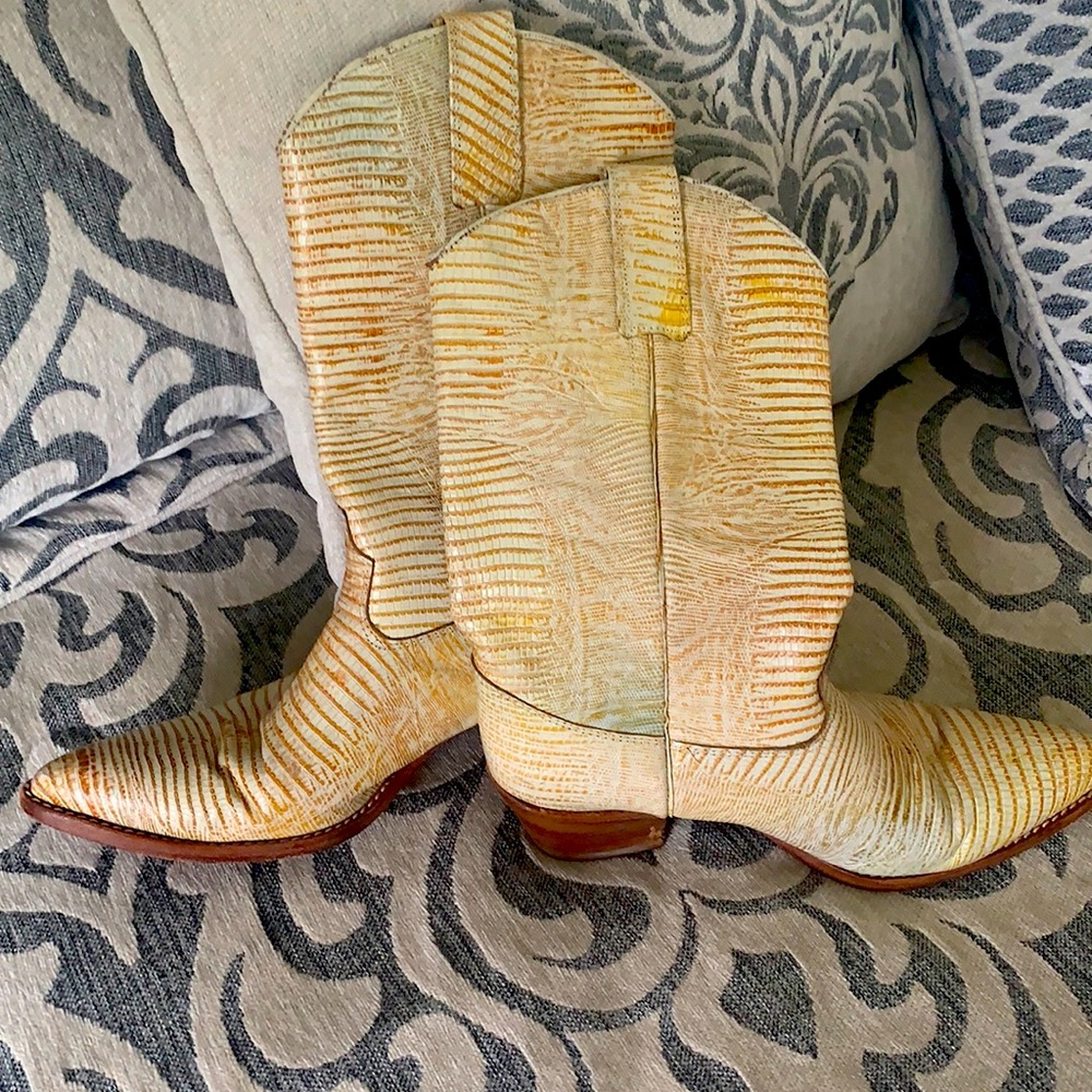 Gorgeous Authentic cowboy 👢 from Argentina - who is going Nashville